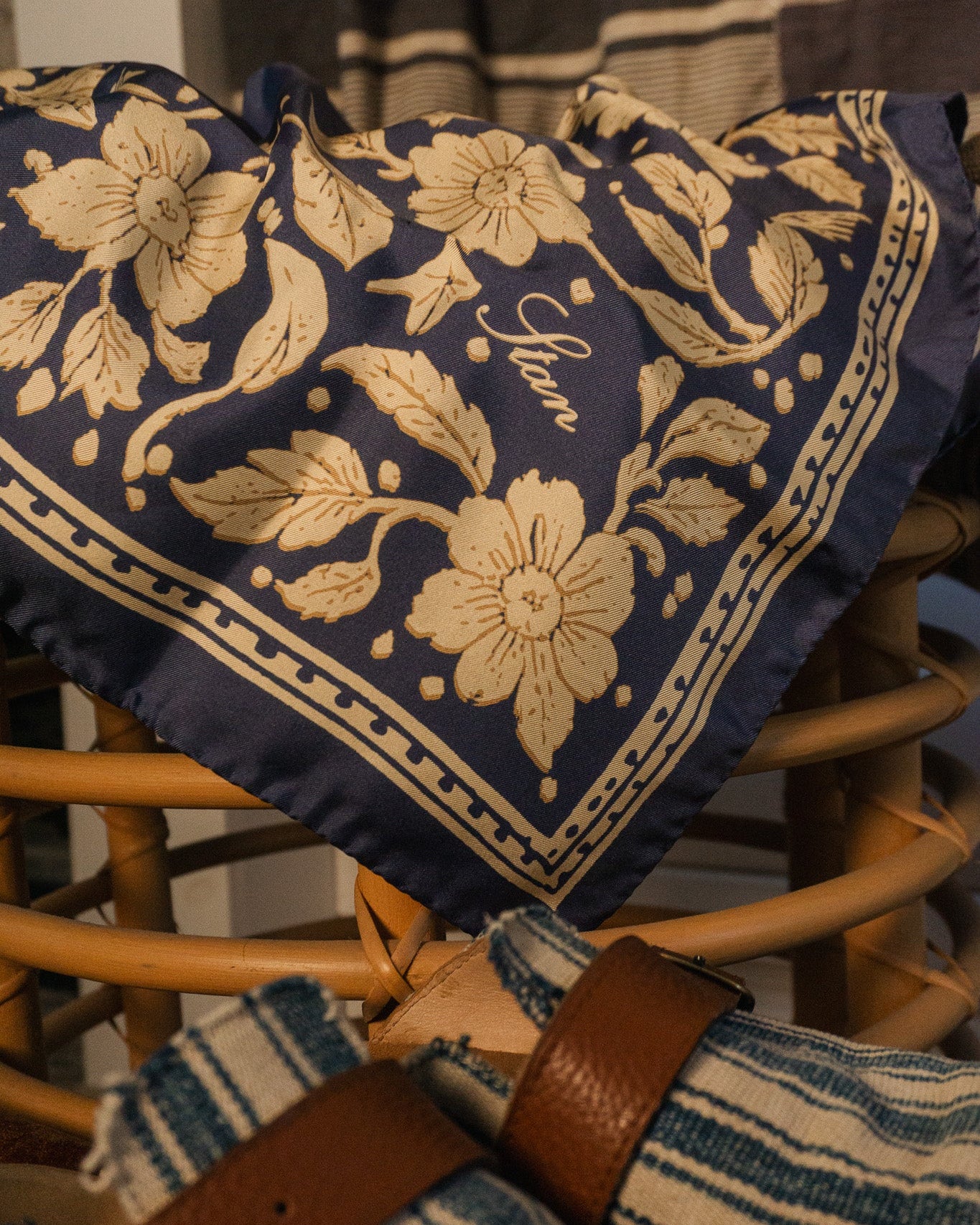 The Silk Scarf (Navy)